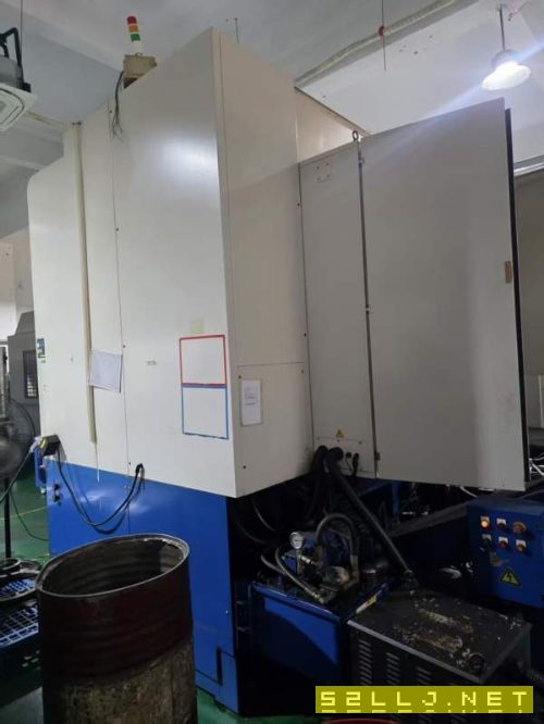 斗山PUMAV550M数控立式车铣中心，发那科系统，工作台.