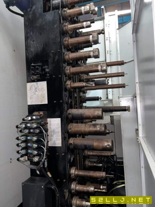 海天HUP80双台卧式加工中心,工作台800/800mm,三轴线.