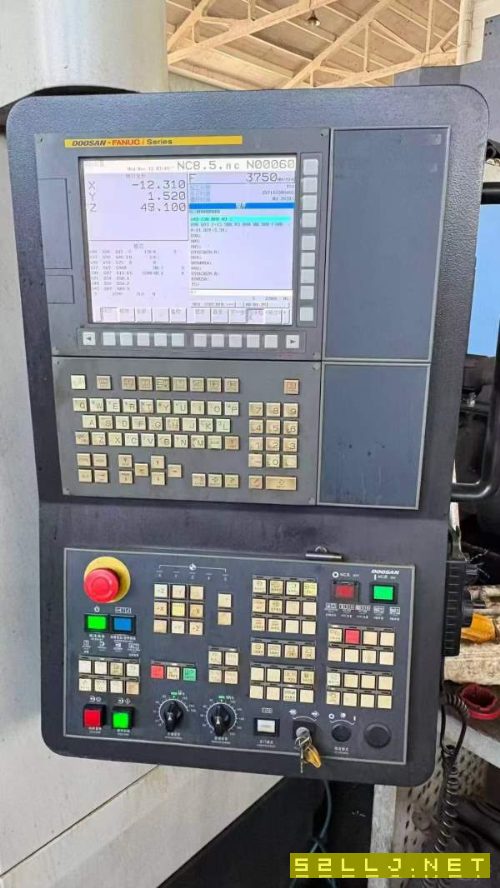 斗山DNM5705加工中心发那科0iMF一包系统BT40主轴8000.