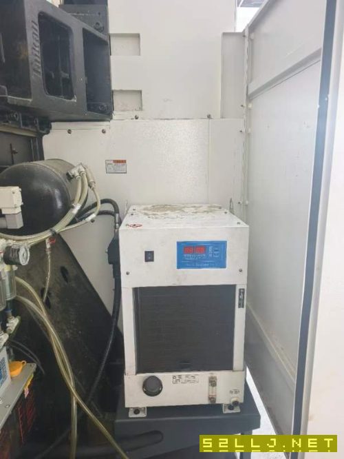 台群T-V856S立式加工中心系统：三菱M80主轴:BT40直连1.