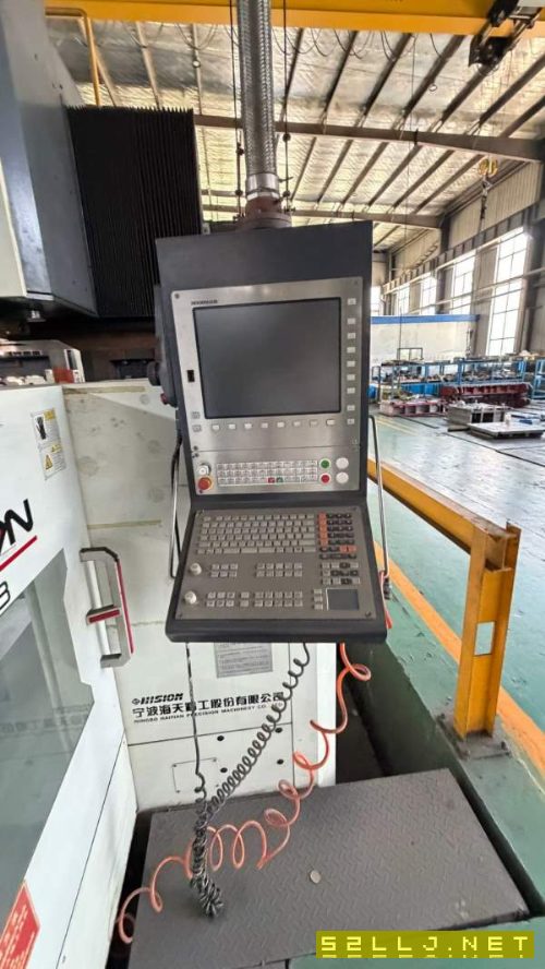 新定海天5028高速龙门加工中心，工作台，门宽2790，三.