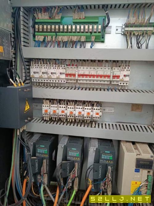 出售两台沈阳850加工中心，出口款，床身硬件用料扎实.