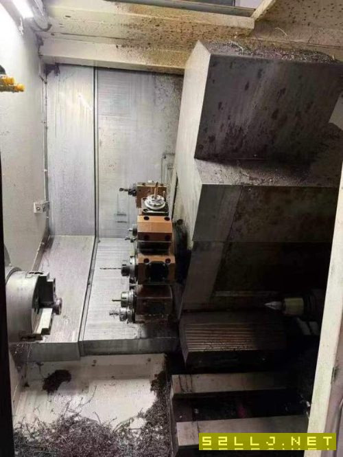 刚刚买下：华集2100车铣复合，8寸中空液压卡盘7个动力.