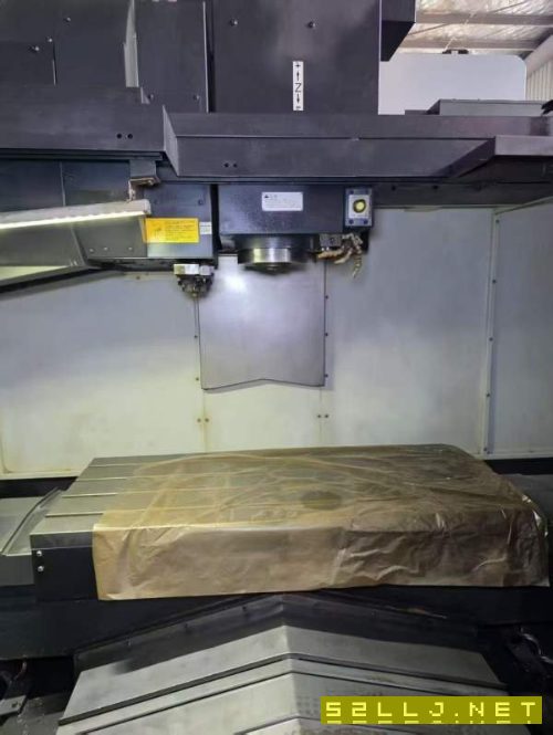 斗山DNM5705加工中心，BBT40主轴8000转，带中心出水，.