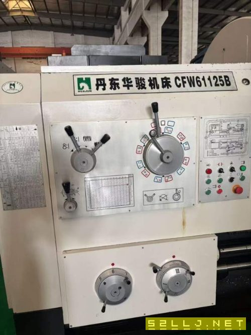 丹东华骏CFW61125B普通车床加工规格：回转直径1250mm.