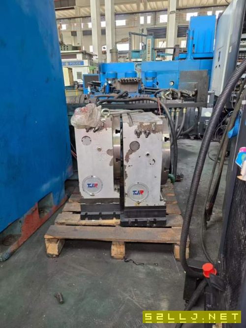 斗山655/50加工中心，BT50主轴带中心出水，Z轴加高，.