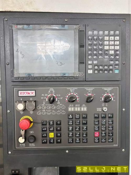 润地1380立加一台、两线一硬、BT40主轴、三菱M80系统.