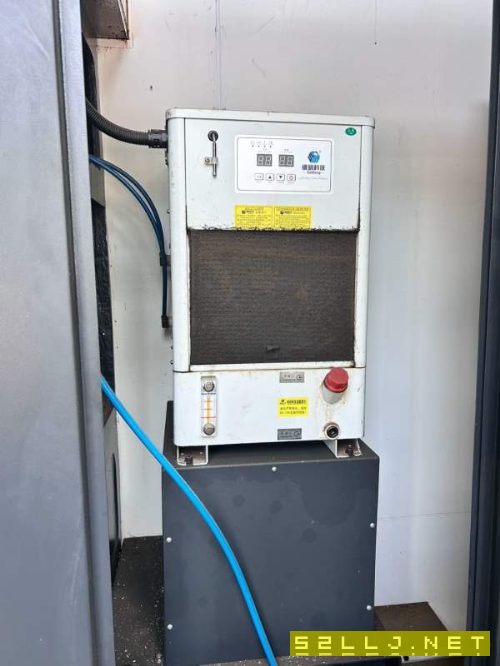 润地1380立加一台、两线一硬、BT40主轴、三菱M80系统.