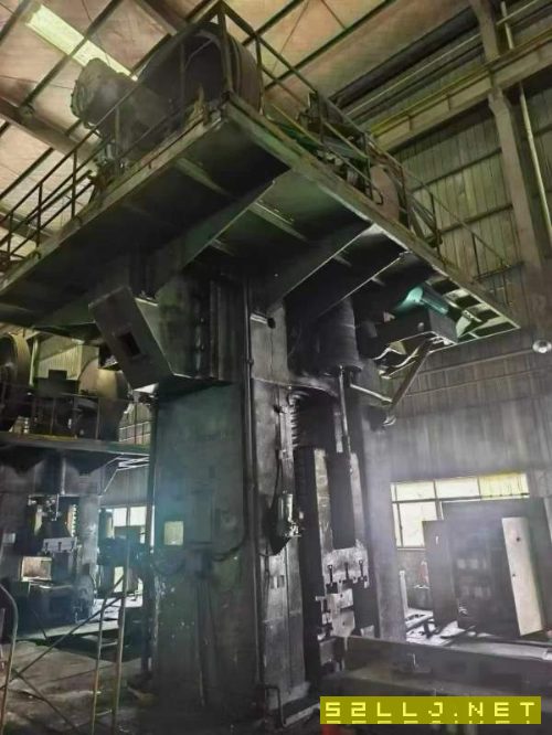 青岛锻压产J53-1000，双盘摩擦压力机。同款两台，少用.