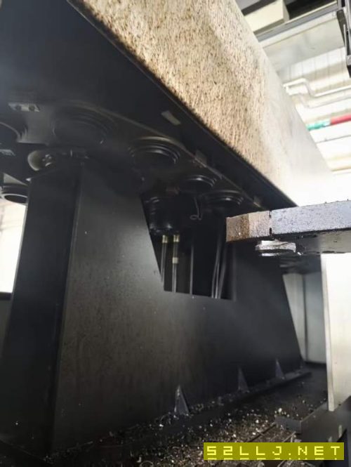 台湾高明精机KMC-3000SV龙门加工中心，三轴全硬轨，BT.
