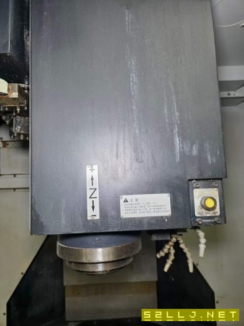 斗山DNM655/50加工中心，三轴线轨，配BT50主轴8000转.