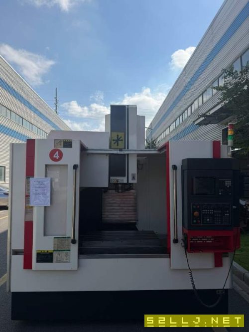 浙江华特855加工中心工作台尺寸：mm三轴行程：0mm三菱.