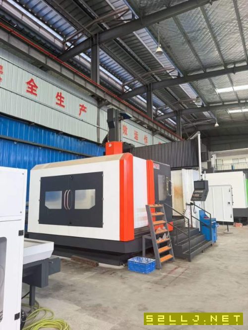 钜钢3023龙门五轴加工中心。工作台2000/3000。门宽230.