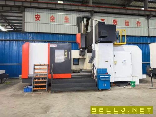 钜钢3023龙门五轴加工中心。工作台2000/3000。门宽230.