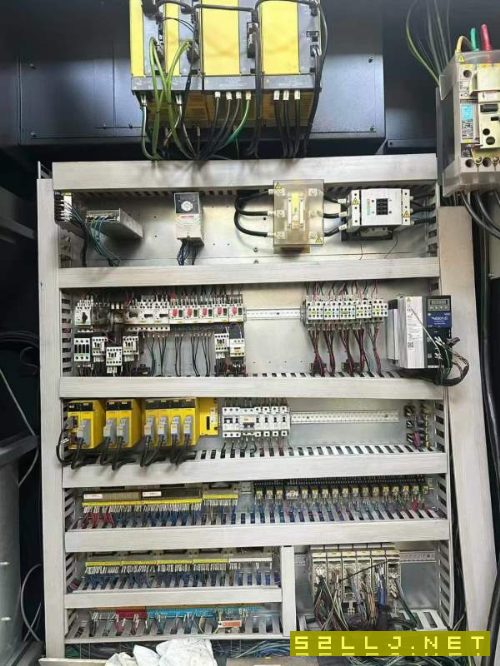 斗山HM8000双工位卧加！带主轴中心出水型号：斗山HM80.
