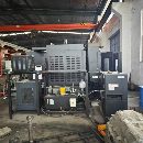 韩国斗山800卧加，HM805。双工作台，BT50齿轮头，三轴.