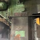 青岛锻压产双盘摩擦压力机，1600吨，少用，现在在厂位.